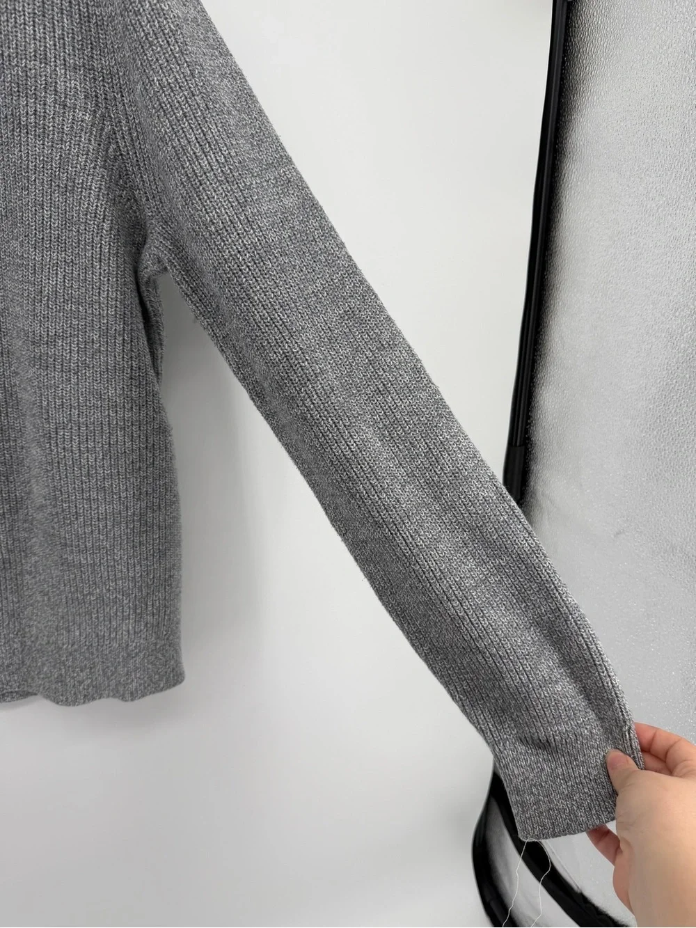 Normalcore Preppy Quiet LuxuryGap For Good Grey Ribbed Knit Crewneck Sweater SzL